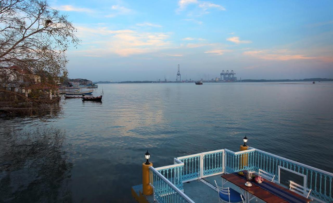 Bloom Boutique Waterfront Fort Kochi Exterior photo