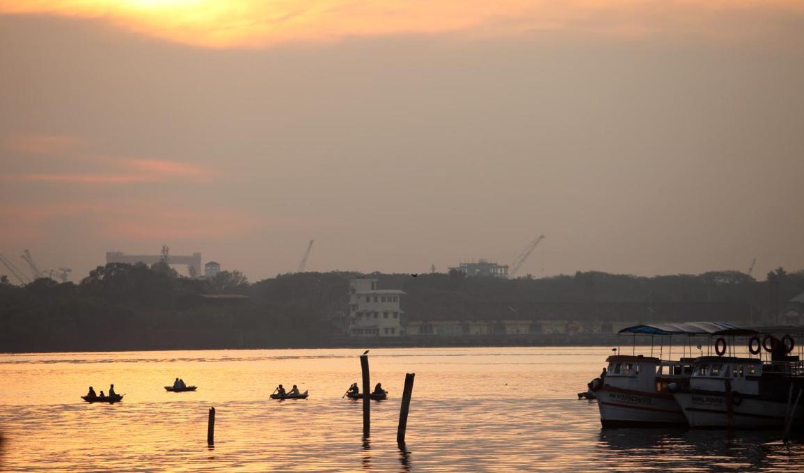Bloom Boutique Waterfront Fort Kochi Exterior photo