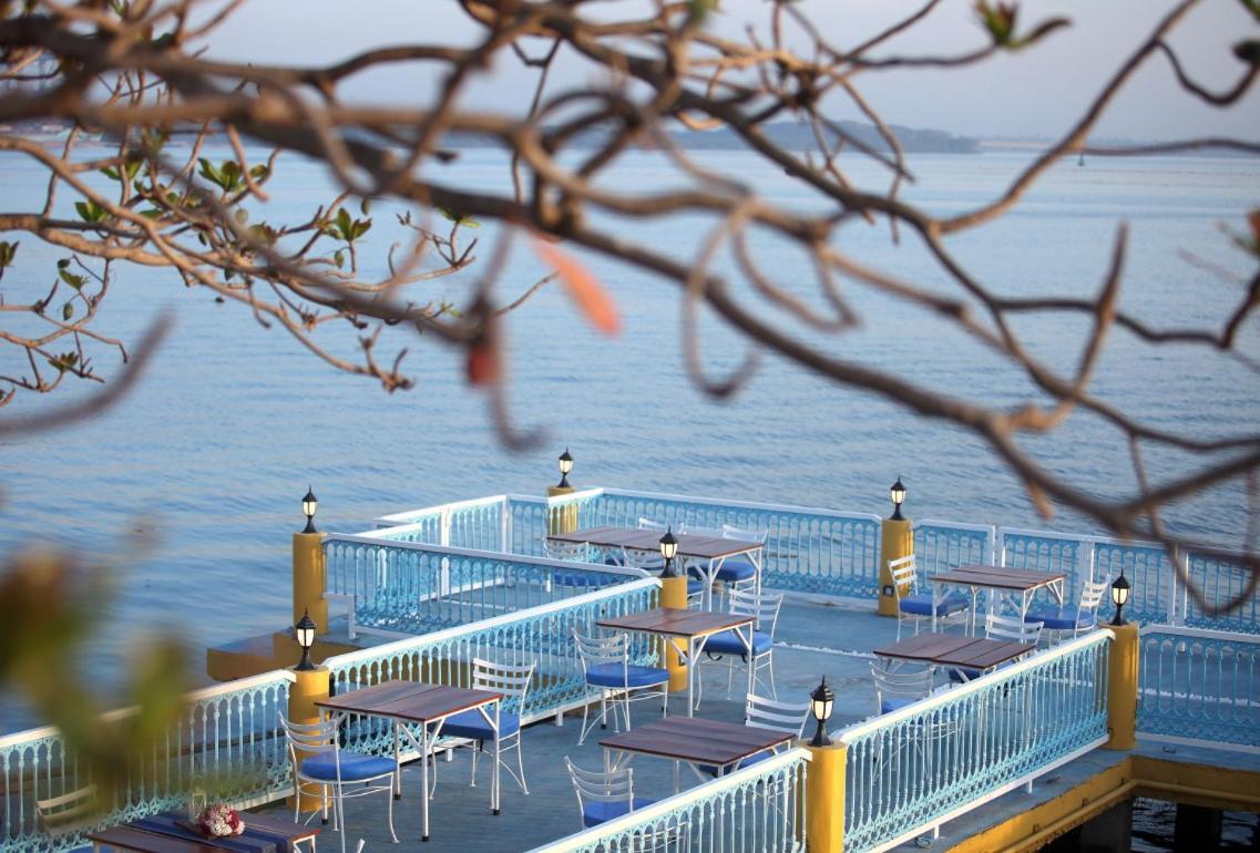 Bloom Boutique Waterfront Fort Kochi Exterior photo